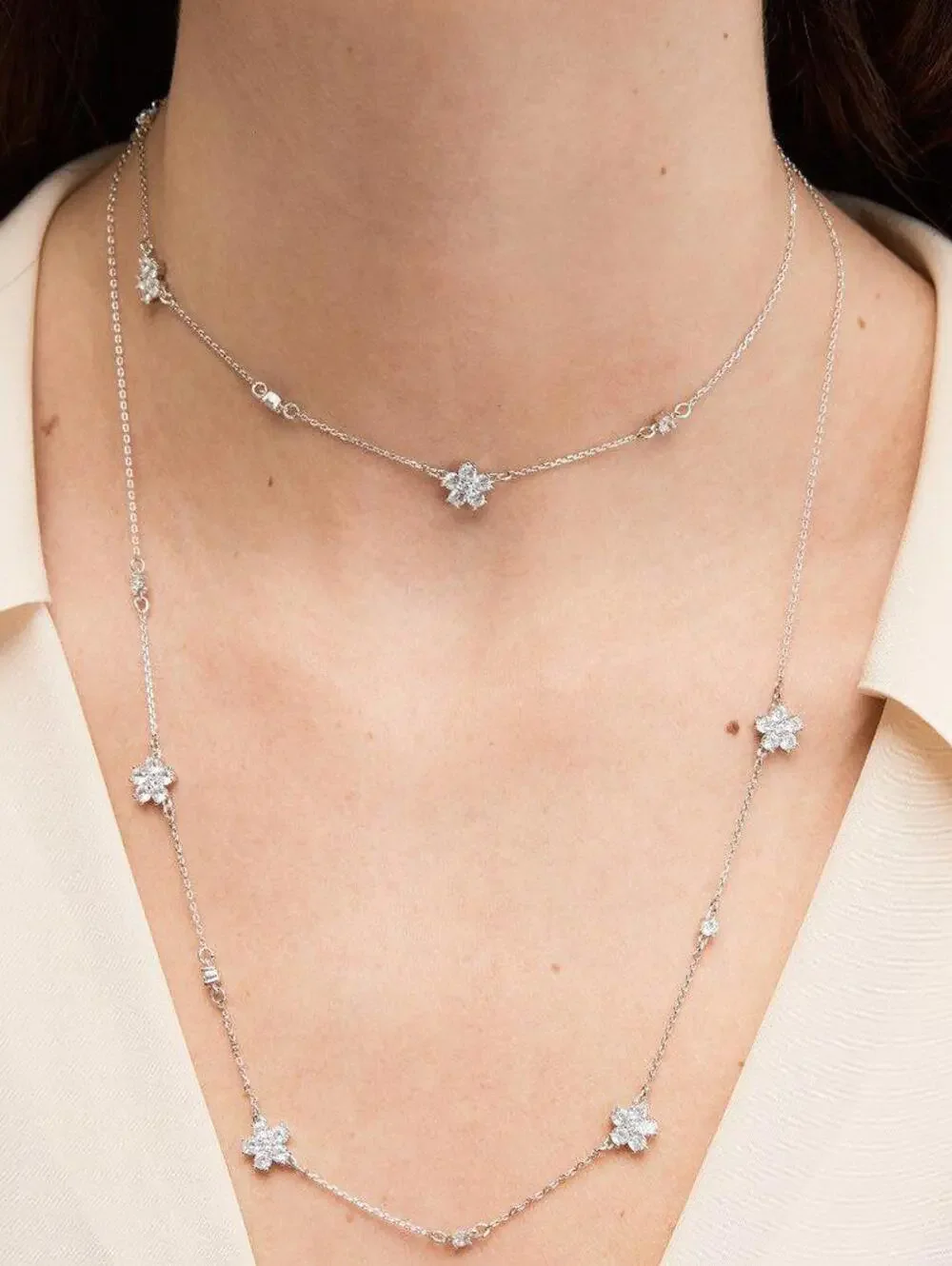 Kate Spade Gleaming Gardenia Flower Scatter Necklace Clear Silver